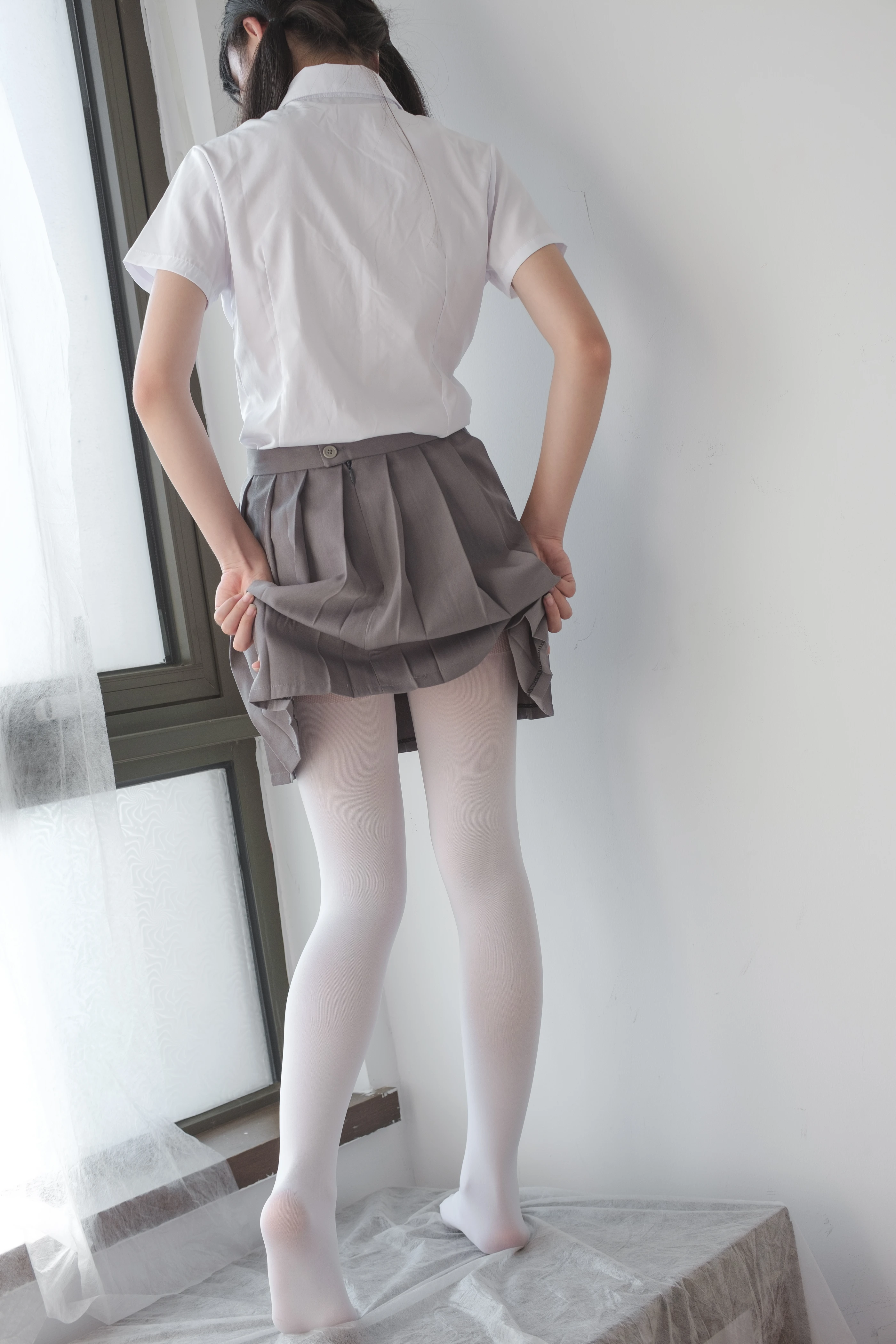 森萝财团 [BETA-029] 玩手机的白丝少女 [182P]插图6